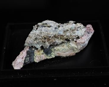 Ferriakasakaite-(Ce)